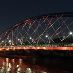 Puente iluminado