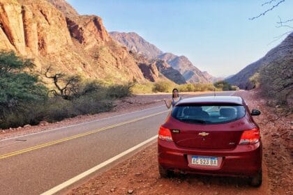 alquilar un auto en Hertz