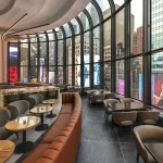 El lounge del hotel New York Marriott Marquis